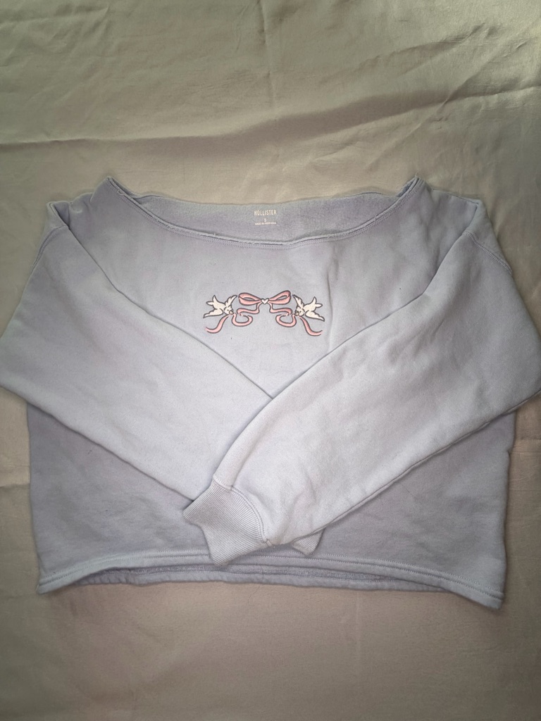 Hollister Lavender Sweatshirt With Pink Bow And Dove Embroidery